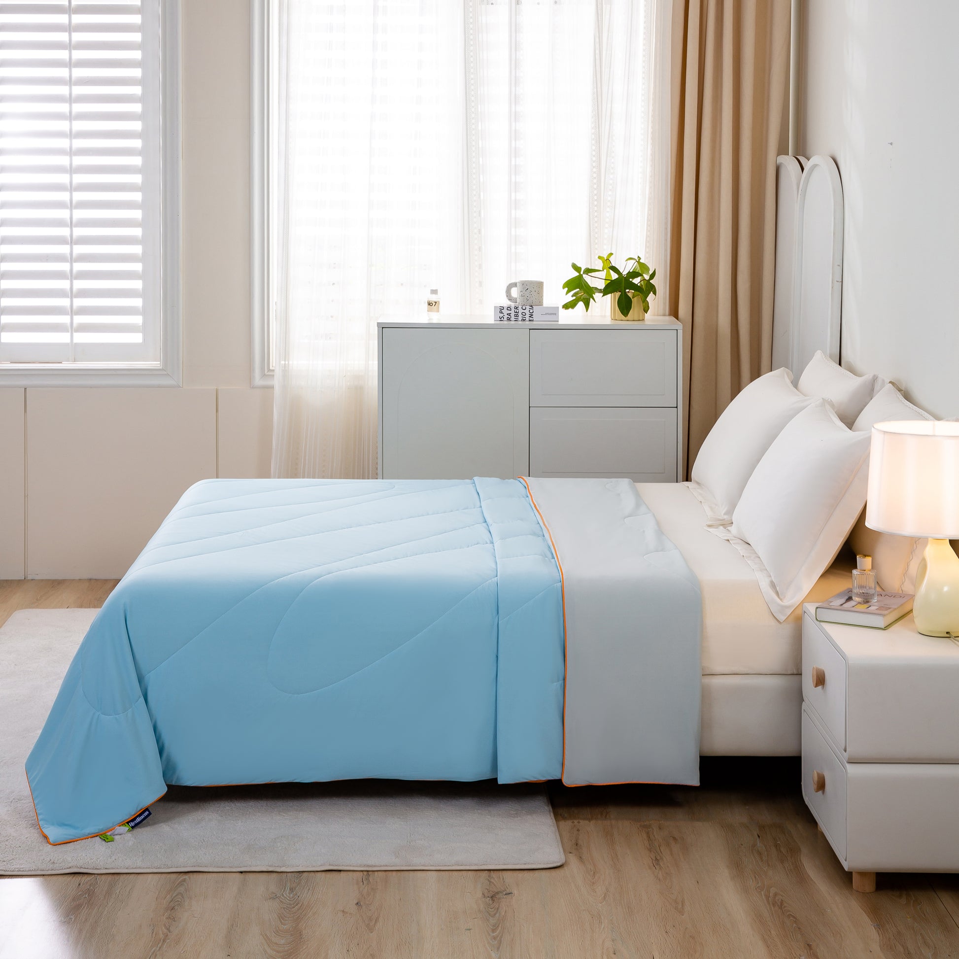 Cooling-Comforter-Blue-3