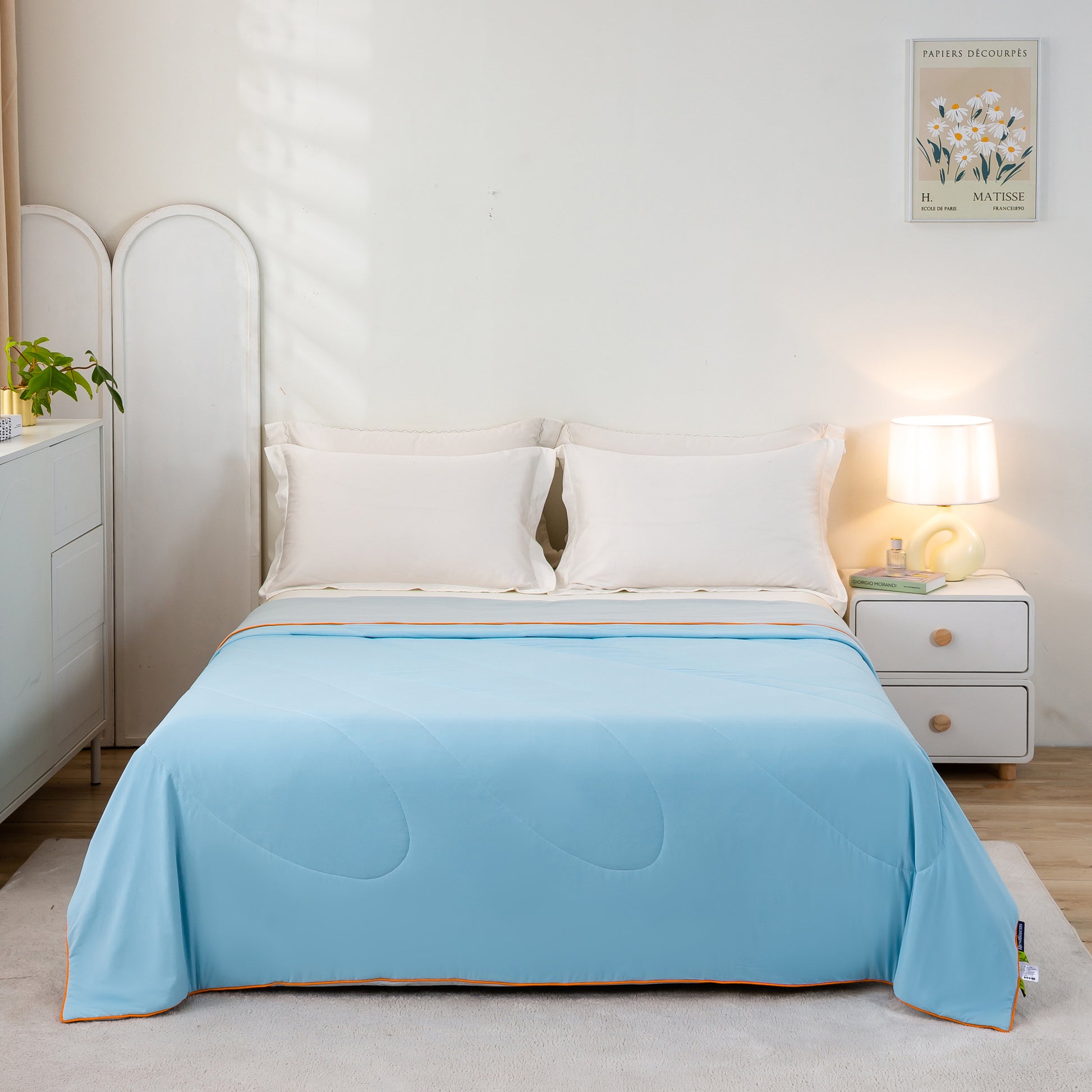Cooling-Comforter-Blue